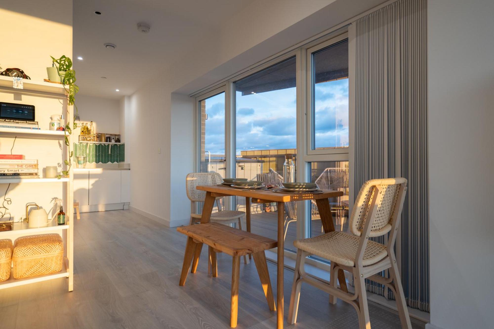Sunset Retreat: Steps From Heathrow/twickenham Hounslow