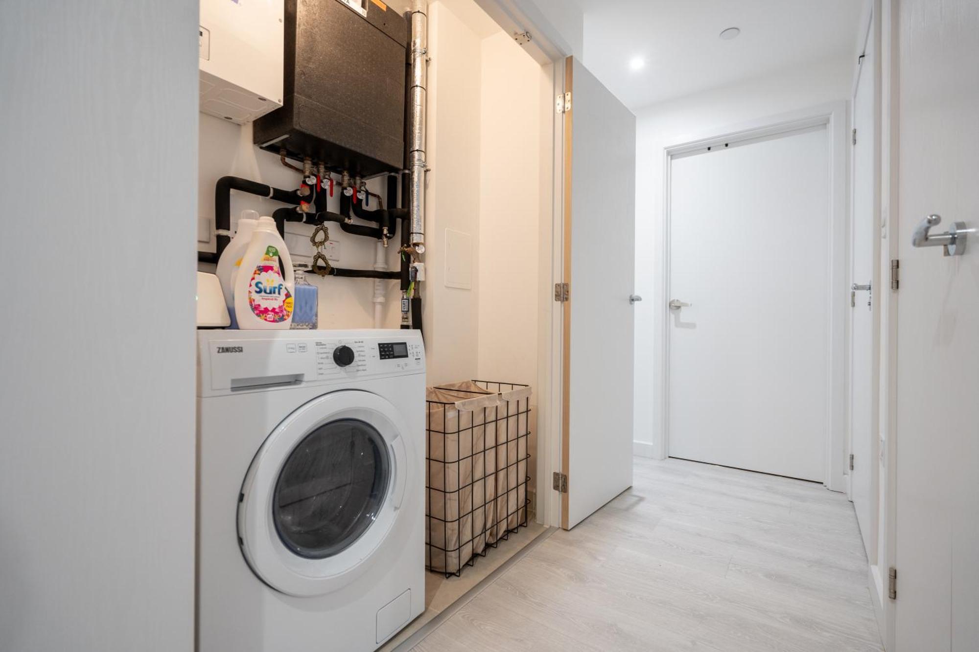 Sunset Retreat: Steps From Heathrow/twickenham Apartment Hounslow